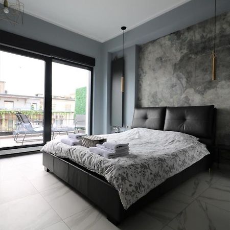 Deluxe Skyline Retreat Studio - Old Town Bukarest Exteriör bild