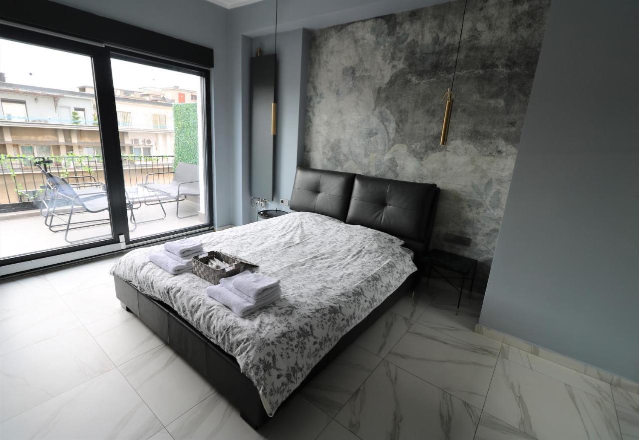 Deluxe Skyline Retreat Studio - Old Town Bukarest Exteriör bild